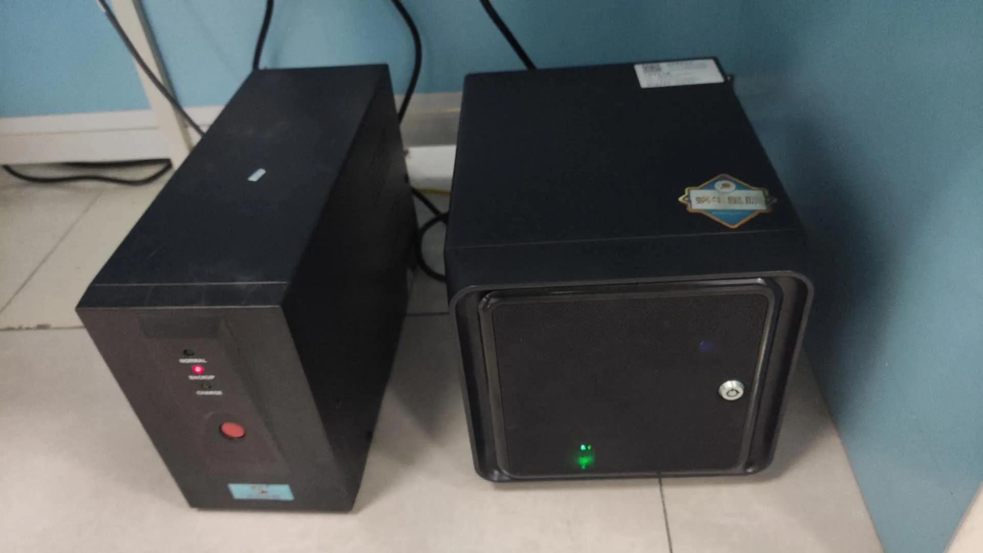 顺便征用了科室闲置的UPS